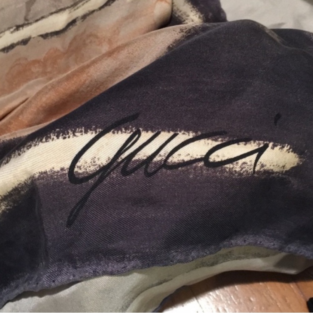 Gucci authentic silk scarf - vintage